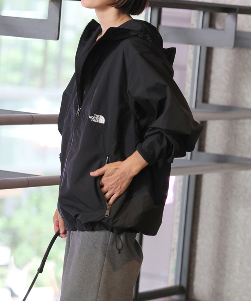 THE NORTH FACE（ザノースフェイス）の「【THE NORTH FACE】コンパクトジャケット（マウンテンパーカー・レディース・ブラック/ベージュ・SMALL）」の15枚目の写真