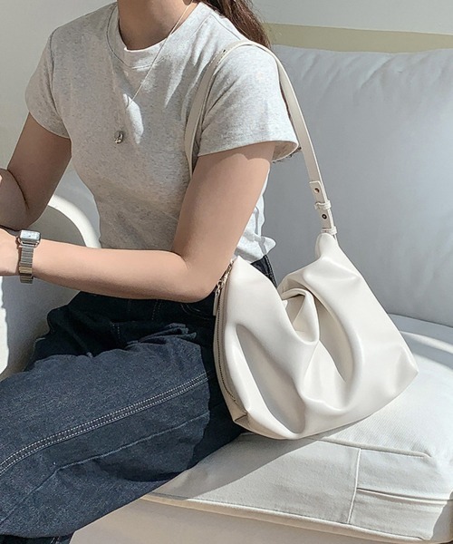 Miniministore(ミニミニストア)の「ショルダーバッグ 韓国風 ギャザーバッグ(ショルダーバッグ・レディース・ブラック/シルバー/オフホワイト/ライトブラウン・FREE)」の2枚目の写真