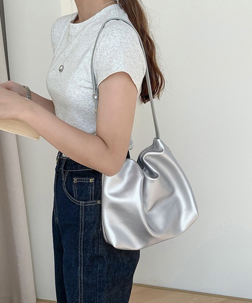 Miniministore(ミニミニストア)の「ショルダーバッグ 韓国風 ギャザーバッグ(ショルダーバッグ・レディース・ブラック/シルバー/オフホワイト/ライトブラウン・FREE)」の4枚目の写真