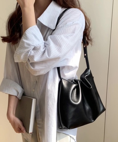 Miniministore(ミニミニストア)の「ショルダーバッグ 韓国風 ギャザーバッグ(ショルダーバッグ・レディース・ブラック/シルバー/オフホワイト/ライトブラウン・FREE)」の1枚目の写真