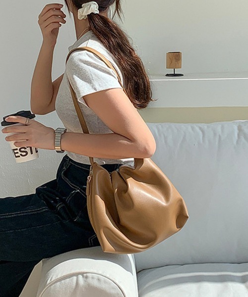 Miniministore(ミニミニストア)の「ショルダーバッグ 韓国風 ギャザーバッグ(ショルダーバッグ・レディース・ブラック/シルバー/オフホワイト/ライトブラウン・FREE)」の10枚目の写真