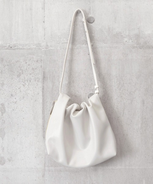 Miniministore(ミニミニストア)の「ショルダーバッグ 韓国風 ギャザーバッグ(ショルダーバッグ・レディース・ブラック/シルバー/オフホワイト/ライトブラウン・FREE)」の14枚目の写真
