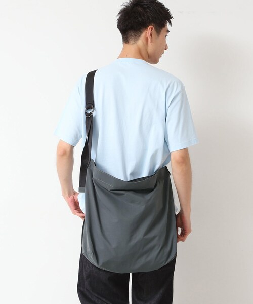 Dessin(デッサン)の「【ユニセックス・A4収納可】ビッグショルダーBAG(ショルダーバッグ・レディース・ブラック/ダークグレー/ベージュ・00)」の1枚目の写真