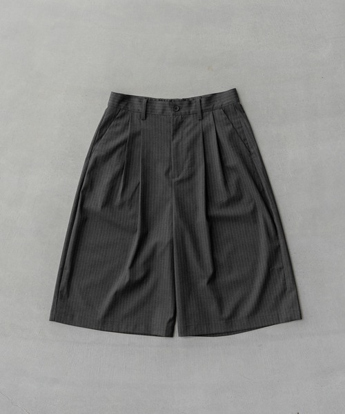 パンツ wide tuck stripe shorts SINSS（シンス）の「Two tuck wide stripe shorts / ツータックワイド