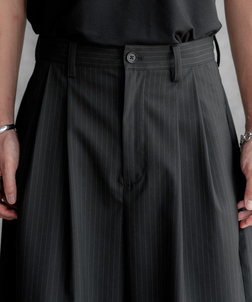 SINSS（シンス）の「Two tuck wide stripe shorts / ツータックワイド