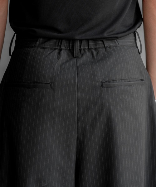 SINSS（シンス）の「Two tuck wide stripe shorts / ツータックワイド