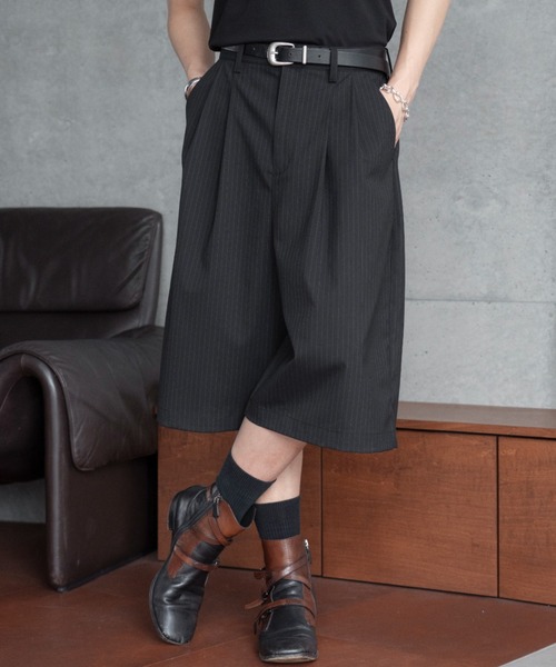 SINSS（シンス）の「Two tuck wide stripe shorts / ツータックワイド
