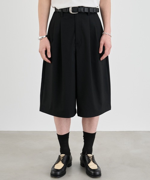 Two tuck wide stripe shorts / ツータックワイドストライプショーツ