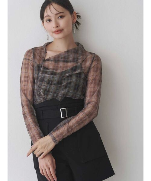 MERCURYDUO（マーキュリーデュオ）の「シアーアシメドレープ2WAYトップス（Tシャツ/カットソー・レディース・ブラック/グリーン/ブラウン・FREE）」の4枚目の写真