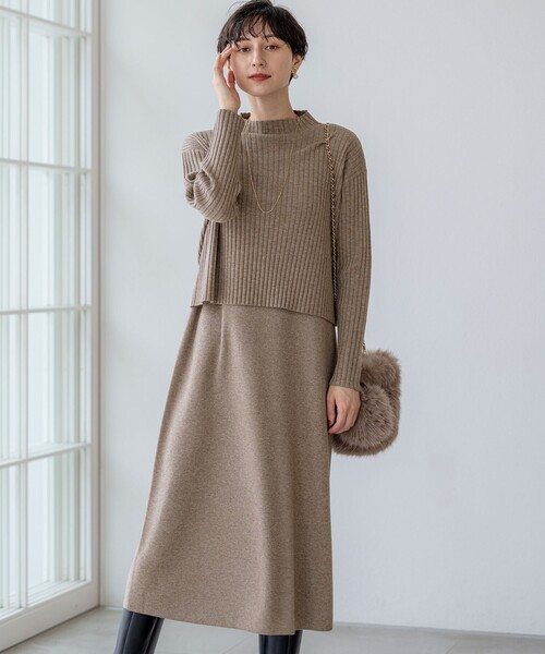 23区 L(ニジュウサンクオオキイサイズ)の「【洗える】レイヤードニットツイン ワンピース(ワンピース・レディース・ブラウン系/ネイビー系/グレー系・46/44)」の2枚目の写真