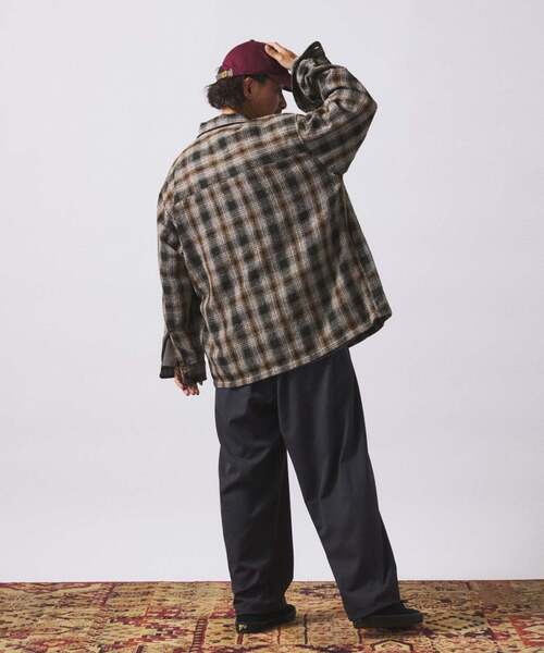 JOURNAL STANDARD relume(ジャーナルスタンダード レリューム)の「リング オンブレーチェックシャツ(シャツ/ブラウス・メンズ・ブルー系その他/ベージュ系その他/チャコールグレー・LARGE/MEDIUM)」の15枚目の写真