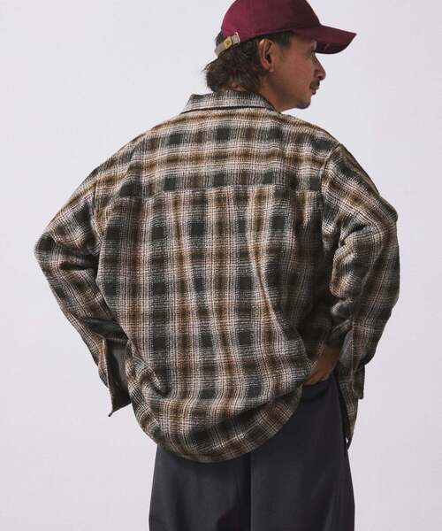 JOURNAL STANDARD relume(ジャーナルスタンダード レリューム)の「リング オンブレーチェックシャツ(シャツ/ブラウス・メンズ・ブルー系その他/ベージュ系その他/チャコールグレー・LARGE/MEDIUM)」の21枚目の写真