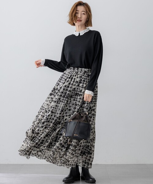 23区 L(ニジュウサンクオオキイサイズ)の「【洗える】エンブロイダリー フラワーレースコンビ ニット(ニット/セーター・レディース・グレー系/ネイビー系/ブラック系・44/46/48)」の9枚目の写真