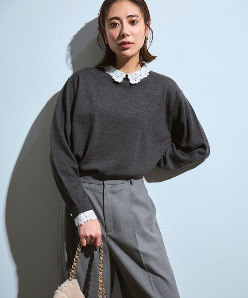 23区 L(ニジュウサンクオオキイサイズ)の「【洗える】エンブロイダリー フラワーレースコンビ ニット(ニット/セーター・レディース・グレー系/ネイビー系/ブラック系・44/46/48)」の11枚目の写真
