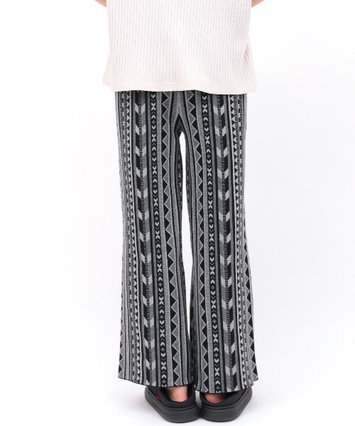 チチカカ（チチカカ）の「キカ柄ニットパンツ（その他パンツ・レディース・キャメル/グリーン/ブラック・FREE）」の11枚目の写真