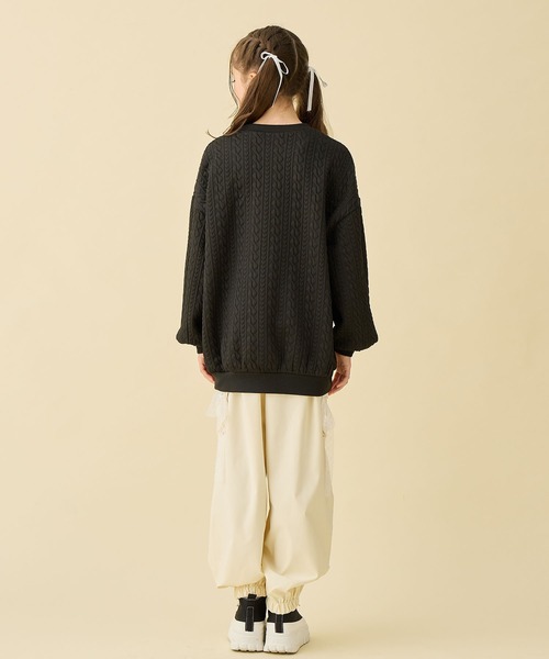 Amourire girl（アムリールガール）の「ふくれジャガード ゆるシルエットプルオーバー（スウェット・キッズ・オフホワイト/ブラック・160cm/150cm/140cm/130cm）」の18枚目の写真