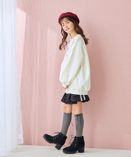 Amourire girl（アムリールガール）の「ふくれジャガード ゆるシルエットプルオーバー（スウェット・キッズ・オフホワイト/ブラック・160cm/150cm/140cm/130cm）」の7枚目の写真