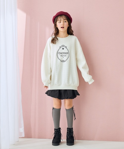 Amourire girl（アムリールガール）の「ふくれジャガード ゆるシルエットプルオーバー（スウェット・キッズ・オフホワイト/ブラック・160cm/150cm/140cm/130cm）」の8枚目の写真