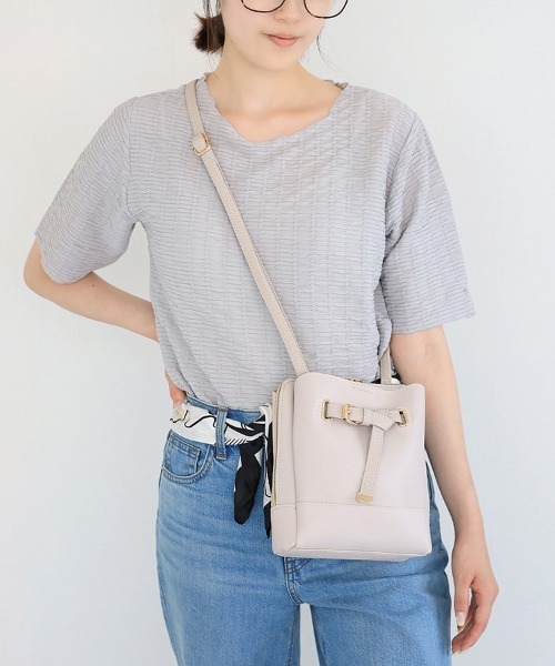 Bleu Bleuet(ブルーブルーエ)の「【ZOZO限定】合皮3層ショルダーバッグ(ショルダーバッグ・レディース・グレー/ブラック/ブラウン・FREE)」の3枚目の写真
