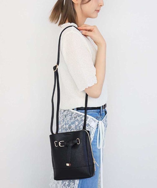 Bleu Bleuet(ブルーブルーエ)の「【ZOZO限定】合皮3層ショルダーバッグ(ショルダーバッグ・レディース・グレー/ブラック/ブラウン・FREE)」の6枚目の写真