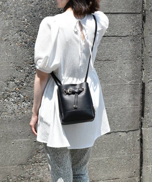 Bleu Bleuet(ブルーブルーエ)の「【ZOZO限定】合皮3層ショルダーバッグ(ショルダーバッグ・レディース・グレー/ブラック/ブラウン・FREE)」の14枚目の写真