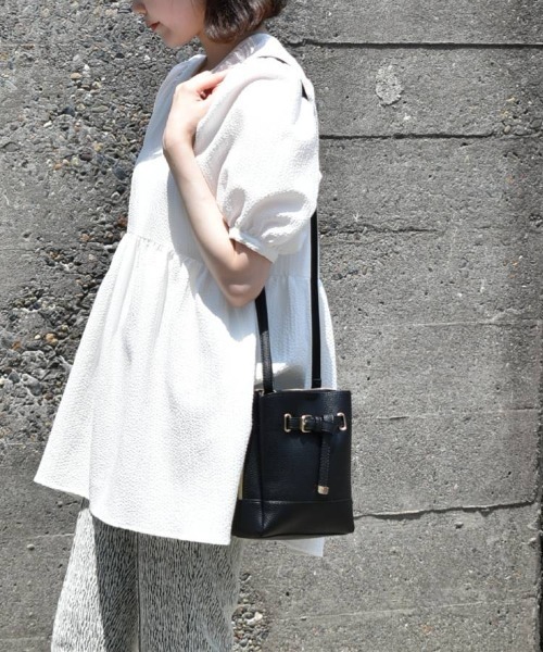 Bleu Bleuet(ブルーブルーエ)の「【ZOZO限定】合皮3層ショルダーバッグ(ショルダーバッグ・レディース・グレー/ブラック/ブラウン・FREE)」の8枚目の写真