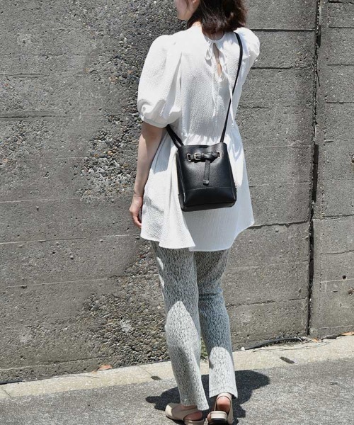 Bleu Bleuet(ブルーブルーエ)の「【ZOZO限定】合皮3層ショルダーバッグ(ショルダーバッグ・レディース・グレー/ブラック/ブラウン・FREE)」の12枚目の写真