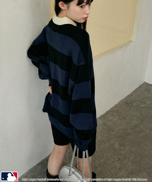 MLB（メジャーリーグベースボール）の「MLB × MARY QUANT × PUBLUX/エムエルビー × マリークワント MLB×MARY QUANT KNIT RUGBY SHIRT/ニットラグビーシャツ(限定展開)（ニット/セーター・メンズ・ブラウン/ベージュ/ネイビー・SMALL/LARGE/MEDIUM）」の8枚目の写真