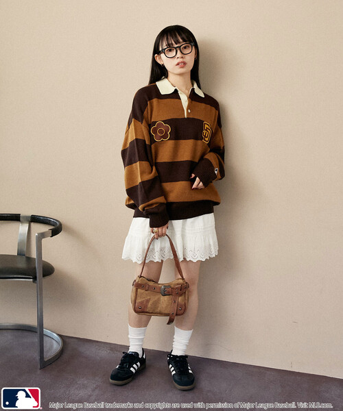 MLB（メジャーリーグベースボール）の「MLB × MARY QUANT × PUBLUX/エムエルビー × マリークワント MLB×MARY QUANT KNIT RUGBY SHIRT/ニットラグビーシャツ(限定展開)（ニット/セーター・メンズ・ブラウン/ベージュ/ネイビー・SMALL/LARGE/MEDIUM）」の16枚目の写真