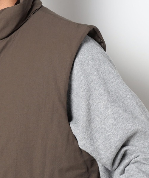 Grand PARK（グランドパーク）の「THERMOLITE（サーモライト）スタンドカラー中綿ベスト（ダウンベスト・メンズ・ブラック/カーキ/ブラウン・LARGE/MEDIUM）」の4枚目の写真