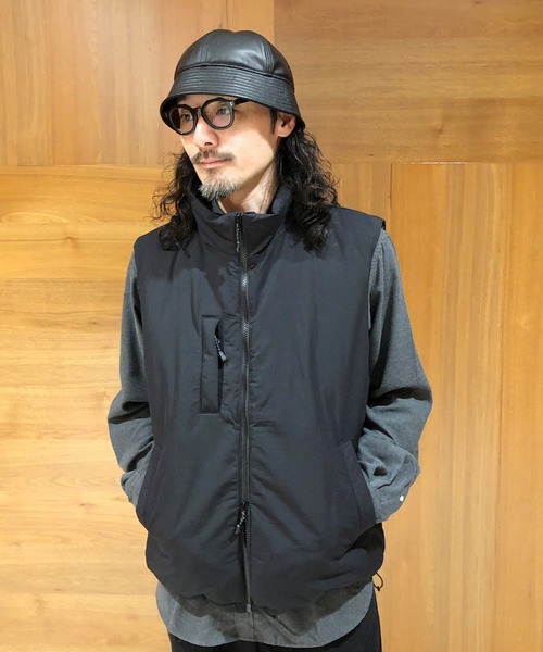 Grand PARK（グランドパーク）の「THERMOLITE（サーモライト）スタンドカラー中綿ベスト（ダウンベスト・メンズ・ブラック/カーキ/ブラウン・LARGE/MEDIUM）」の17枚目の写真