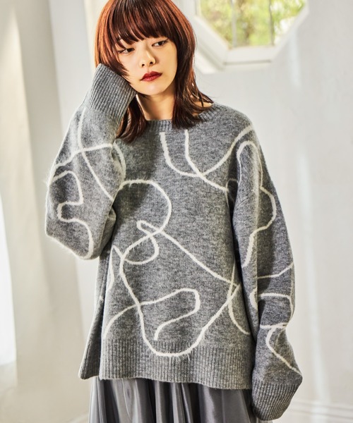 mysty woman(ミスティウーマン)の「リンキングジャガードフラワーニット 581533(ニット/セーター・レディース・グレー/オフホワイト/ブラック/ブラウン・FREE)」の4枚目の写真