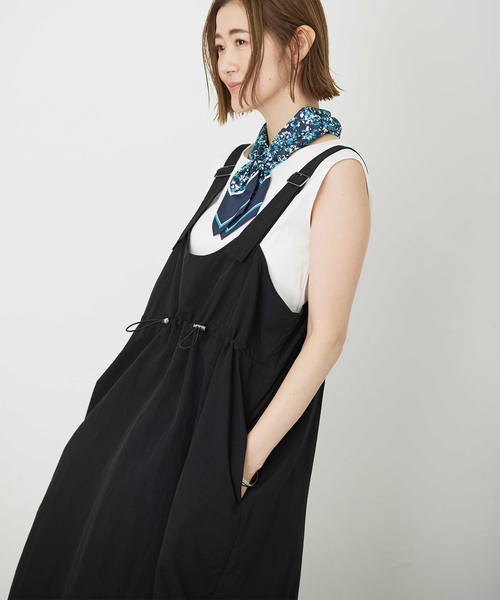 Petit Honfleur（プチオンフルール）の「ドロストジャンパースカート【撥水・通年素材】（ワンピース・レディース・ブラック/カーキ・M/L）」の13枚目の写真