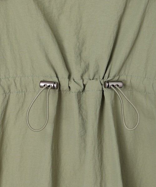 Petit Honfleur（プチオンフルール）の「ドロストジャンパースカート【撥水・通年素材】（ワンピース・レディース・ブラック/カーキ・M/L）」の22枚目の写真