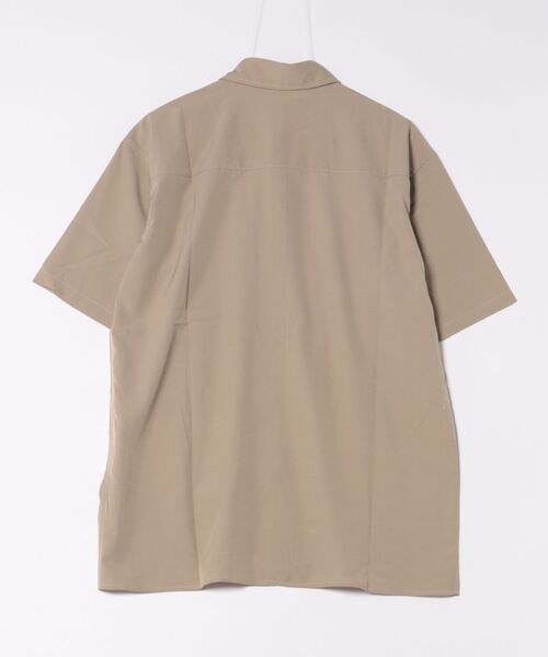 CERCA（チェルカ）の「【NOWLE】リラックスフィット とろみ素材 半袖 シャツ（シャツ/ブラウス・メンズ・グレイッシュベージュ・MEDIUM/LARGE）」の2枚目の写真