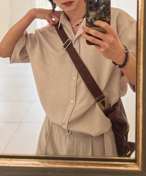 CERCA（チェルカ）の「【NOWLE】リラックスフィット とろみ素材 半袖 シャツ（シャツ/ブラウス・メンズ・グレイッシュベージュ・MEDIUM/LARGE）」の8枚目の写真