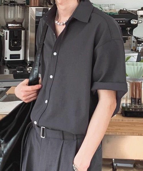 CERCA（チェルカ）の「【NOWLE】リラックスフィット とろみ素材 半袖 シャツ（シャツ/ブラウス・メンズ・グレイッシュベージュ・MEDIUM/LARGE）」の17枚目の写真