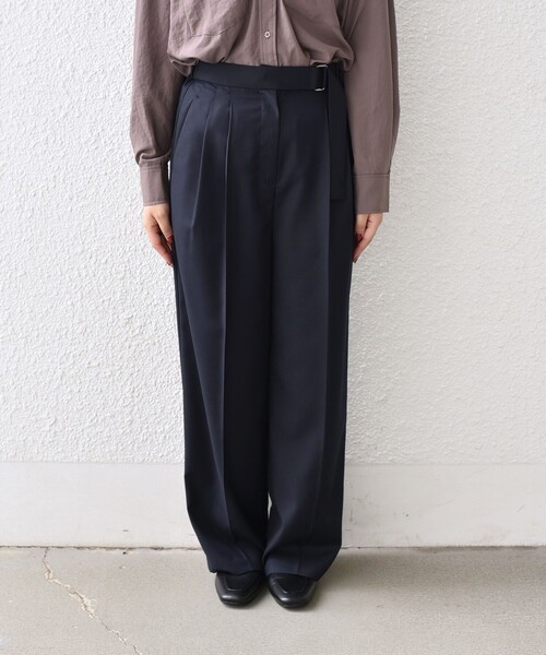 SHIPS Colors（シップス カラーズ）の「SHIPS Colors:〈手洗い可能〉TR ベルテッド タック パンツ（その他パンツ・レディース・ベージュ/ネイビー・SMALL/MEDIUM）」の18枚目の写真