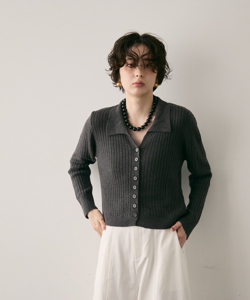 Trish(トリッシュ)の「ポロ襟多釦リブ編みカーデ(カーディガン/ボレロ・レディース・チャコールグレー/ボルドー/アイボリー・FREE)」の19枚目の写真