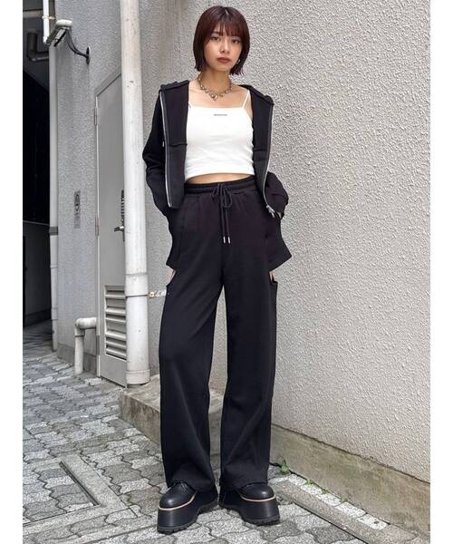 MURUA（ムルーア）の「サイドカットストレートスウェットパンツ（スウェットパンツ・レディース・ブラック/グレー・FREE）」の6枚目の写真