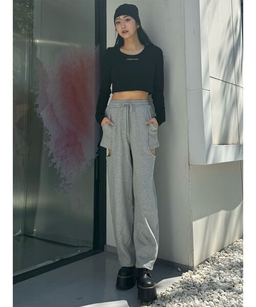 MURUA（ムルーア）の「サイドカットストレートスウェットパンツ（スウェットパンツ・レディース・ブラック/グレー・FREE）」の10枚目の写真