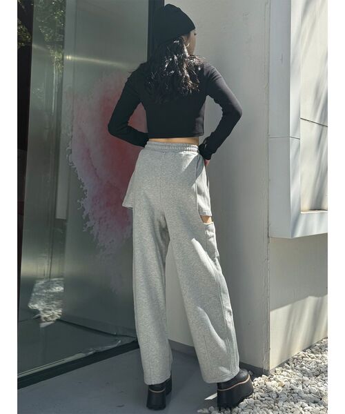 MURUA（ムルーア）の「サイドカットストレートスウェットパンツ（スウェットパンツ・レディース・ブラック/グレー・FREE）」の12枚目の写真