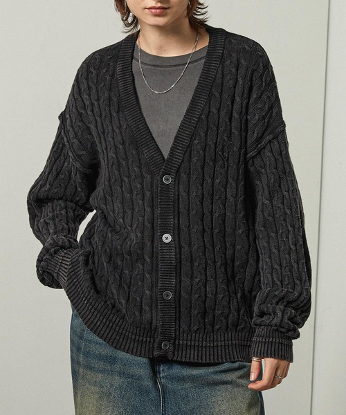 Alfred Alex（アルフレッドアレックス）の「【Alfred Alex】ヴィンテージ加工 ピグメント ワンポイントロゴ刺繍 オーバーサイズ ケーブルニットカーディガン（カーディガン/ボレロ・メンズ・グレー/ワイン/ブラック・L/M）」の10枚目の写真