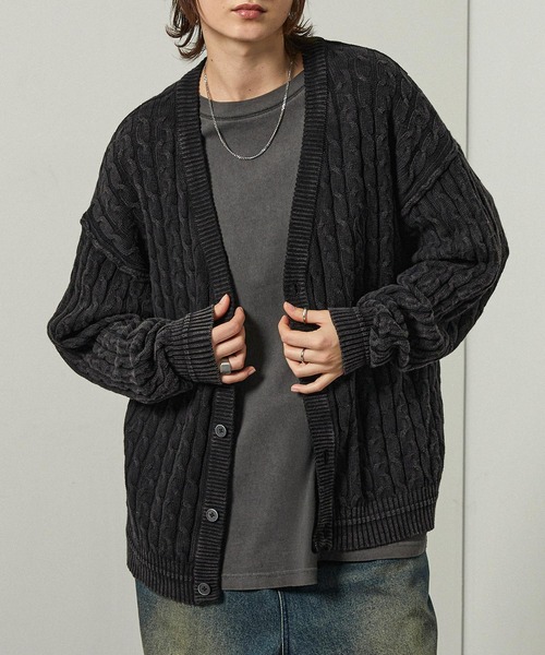 Alfred Alex（アルフレッドアレックス）の「【Alfred Alex】ヴィンテージ加工 ピグメント ワンポイントロゴ刺繍 オーバーサイズ ケーブルニットカーディガン（カーディガン/ボレロ・メンズ・グレー/ワイン/ブラック・L/M）」の11枚目の写真