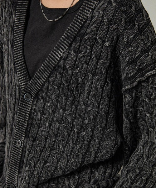 Alfred Alex（アルフレッドアレックス）の「【Alfred Alex】ヴィンテージ加工 ピグメント ワンポイントロゴ刺繍 オーバーサイズ ケーブルニットカーディガン（カーディガン/ボレロ・メンズ・グレー/ワイン/ブラック・L/M）」の18枚目の写真