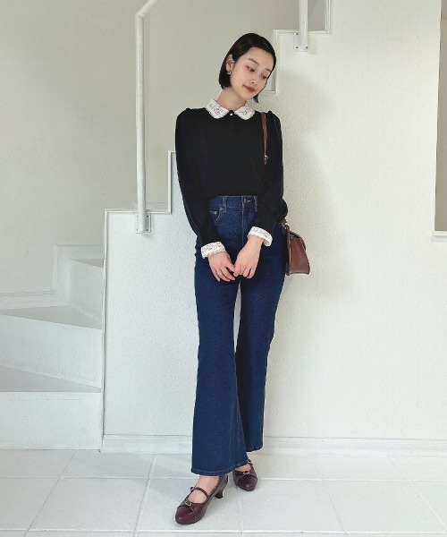 F i.n.t（フィント）の「ハイウエストフレアーデニムパンツ/fint フィント（デニムパンツ・レディース・インディゴブルー/ブラック・2/1）」の3枚目の写真