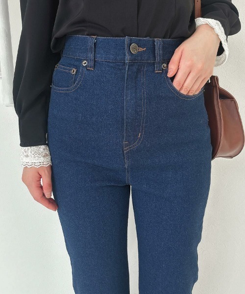 F i.n.t（フィント）の「ハイウエストフレアーデニムパンツ/fint フィント（デニムパンツ・レディース・インディゴブルー/ブラック・2/1）」の5枚目の写真