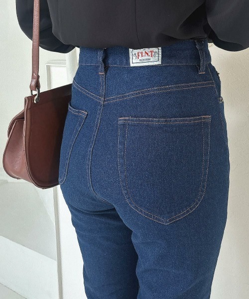 F i.n.t（フィント）の「ハイウエストフレアーデニムパンツ/fint フィント（デニムパンツ・レディース・インディゴブルー/ブラック・2/1）」の6枚目の写真