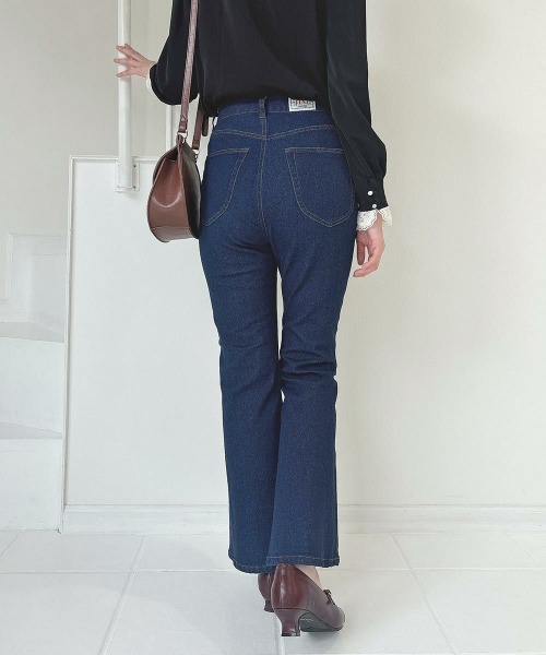 F i.n.t（フィント）の「ハイウエストフレアーデニムパンツ/fint フィント（デニムパンツ・レディース・インディゴブルー/ブラック・2/1）」の7枚目の写真