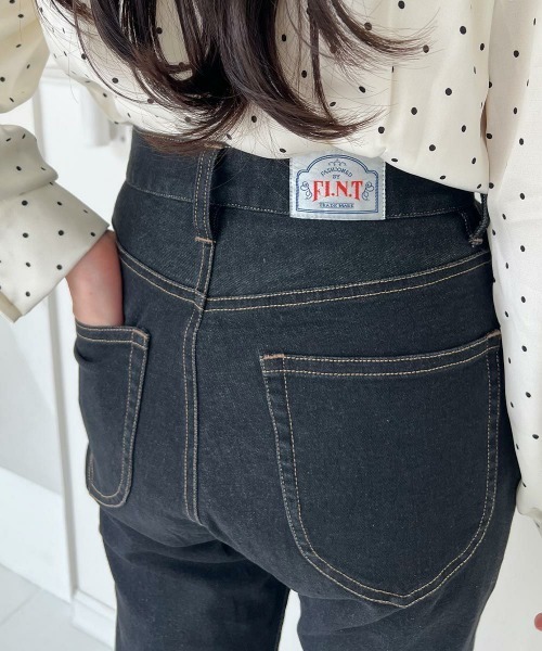 F i.n.t（フィント）の「ハイウエストフレアーデニムパンツ/fint フィント（デニムパンツ・レディース・インディゴブルー/ブラック・2/1）」の11枚目の写真